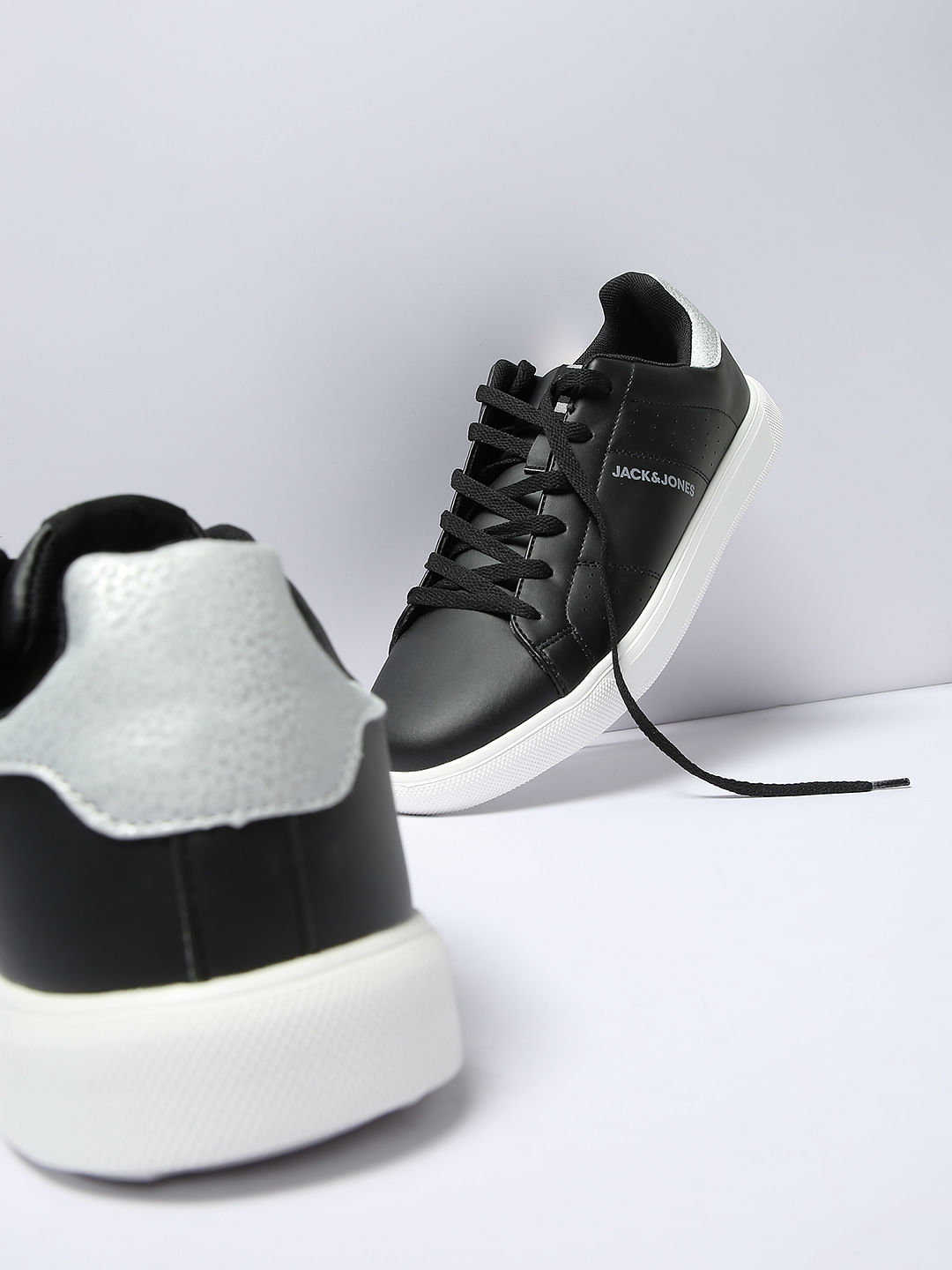 Buy Sneakers For Men: Fence-Wht-Blk | Campus Shoes